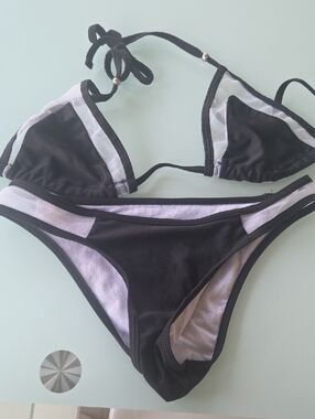 Black Trim Two-Piece Women's Bikini Swim Set Size S